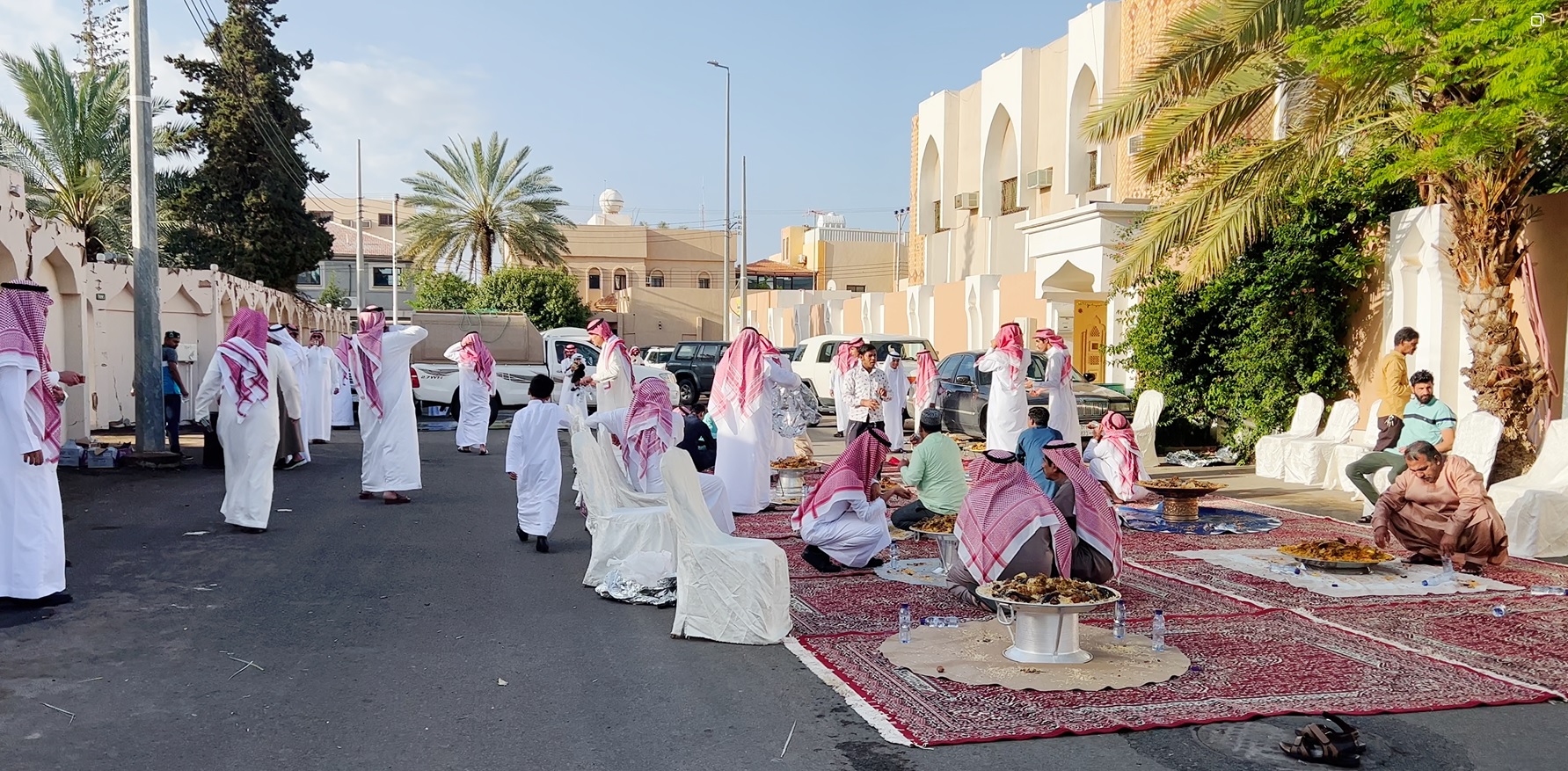 العادات في الشرق